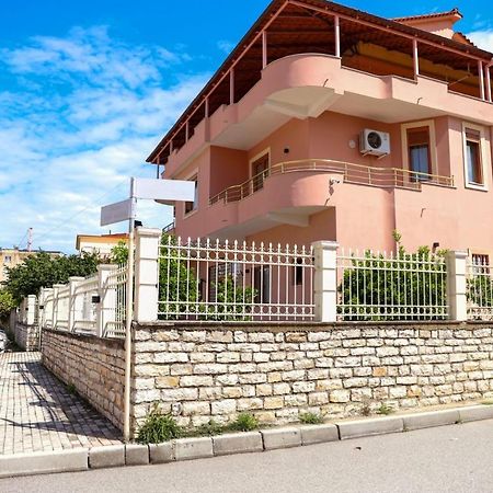 Hotel Vila Maledhi Berat Bagian luar foto