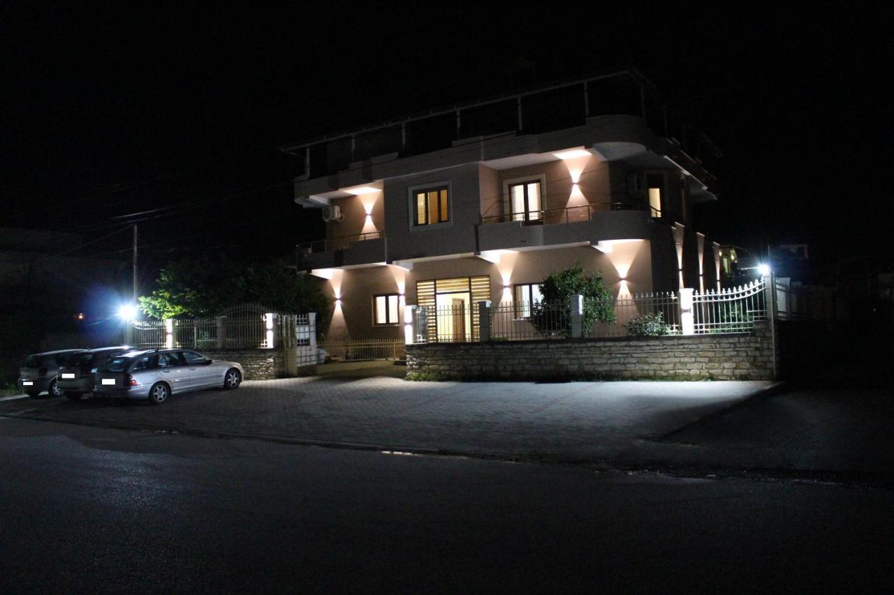 Hotel Vila Maledhi Berat Bagian luar foto
