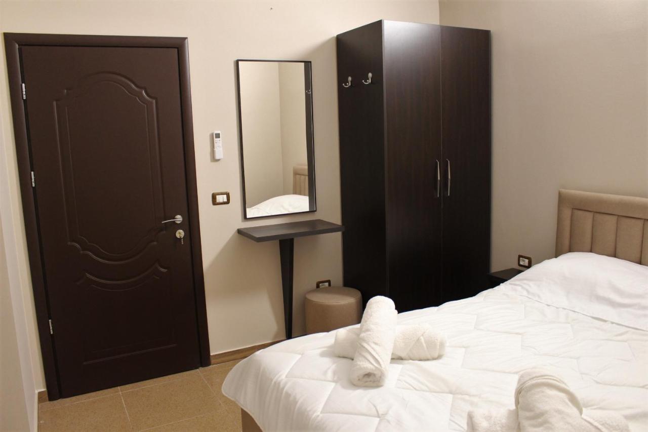 Hotel Vila Maledhi Berat Bagian luar foto