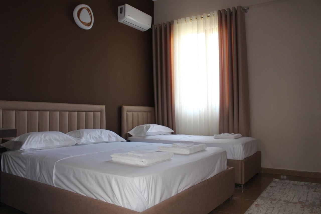 Hotel Vila Maledhi Berat Bagian luar foto