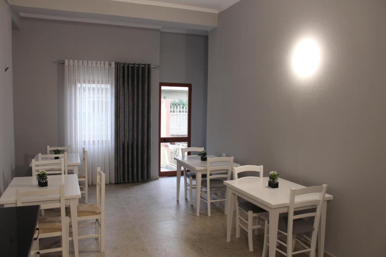 Hotel Vila Maledhi Berat Bagian luar foto