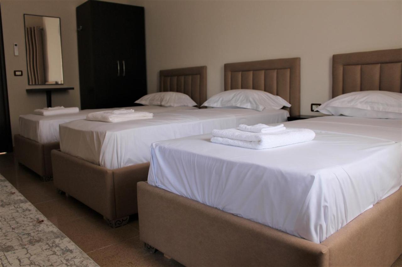 Hotel Vila Maledhi Berat Bagian luar foto