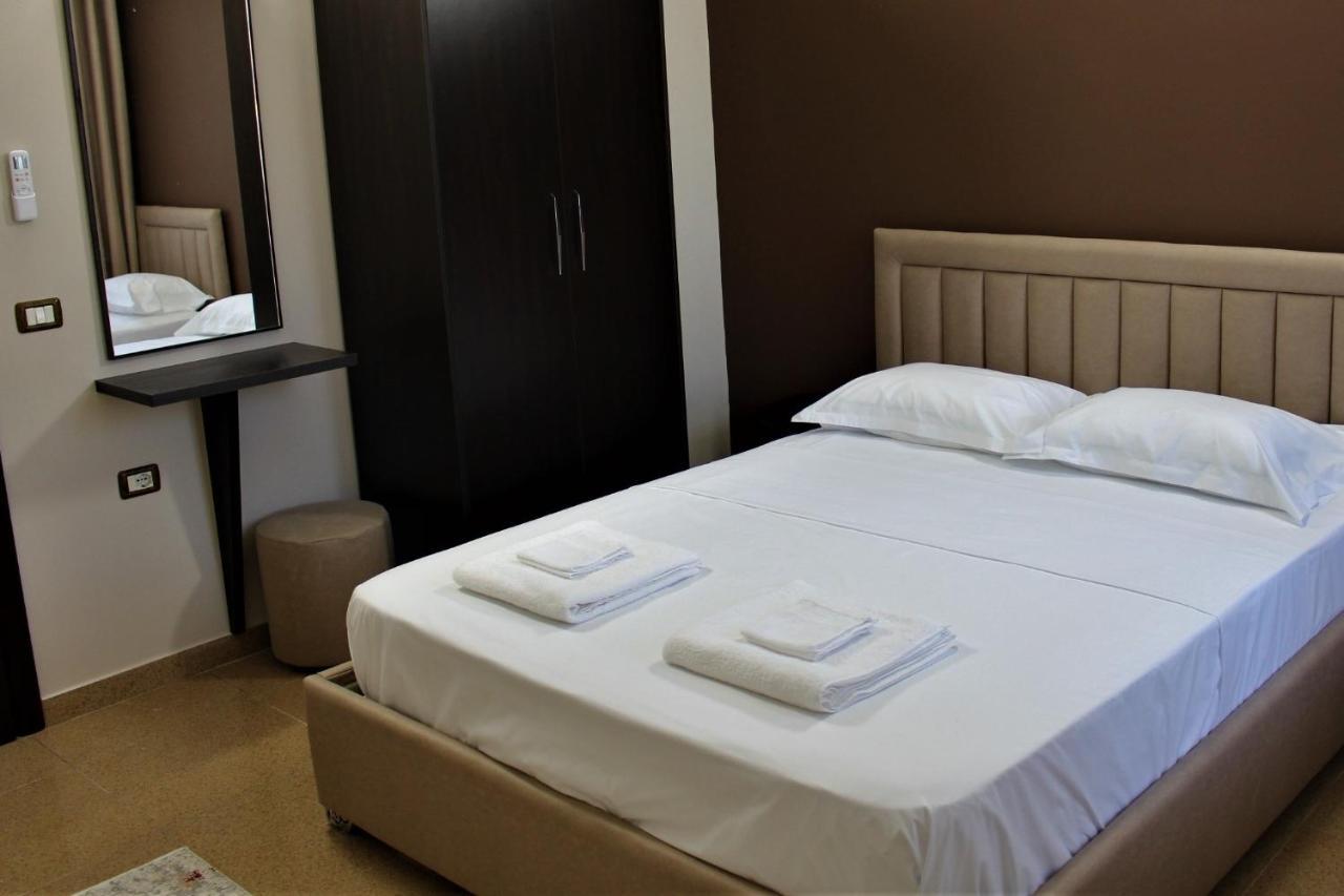 Hotel Vila Maledhi Berat Bagian luar foto