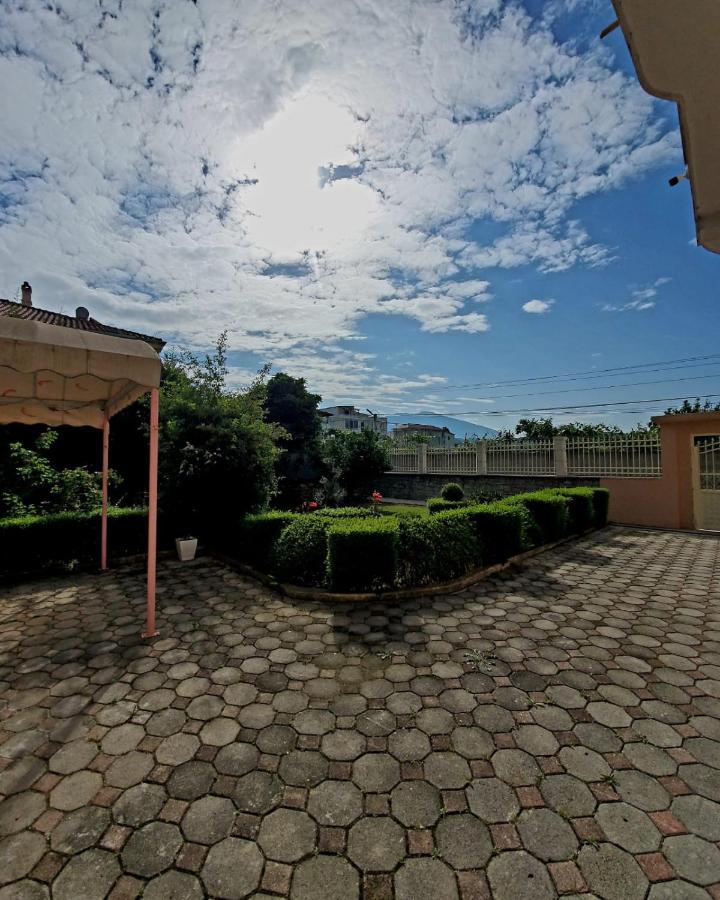 Hotel Vila Maledhi Berat Bagian luar foto