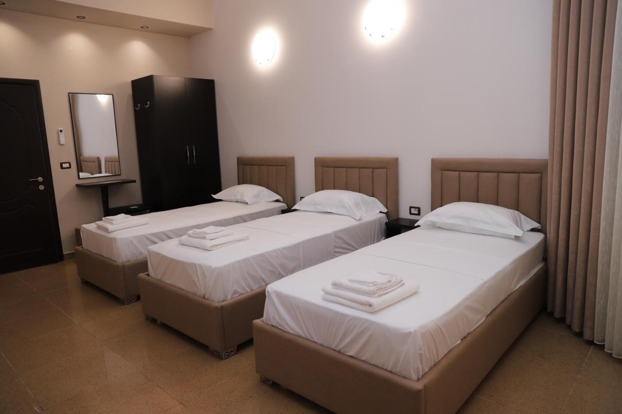 Hotel Vila Maledhi Berat Bagian luar foto