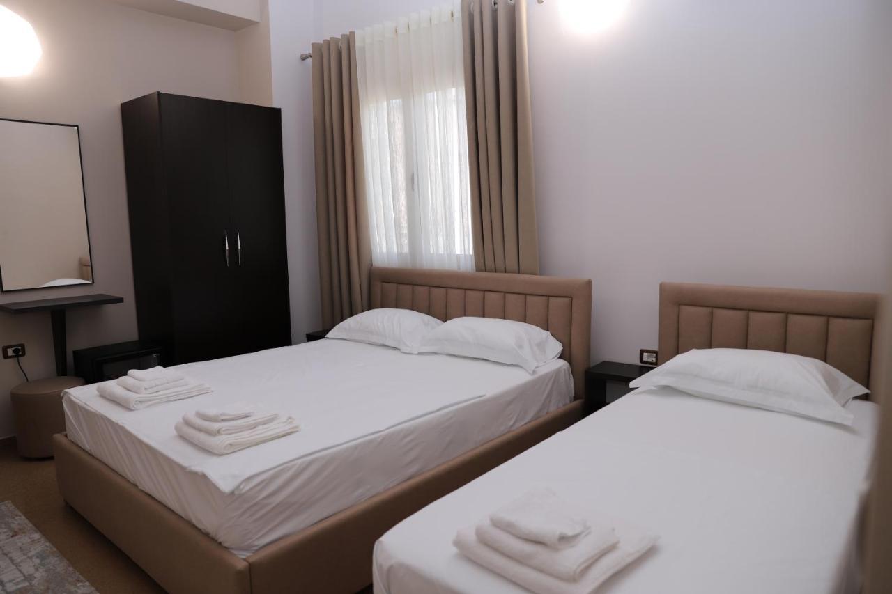 Hotel Vila Maledhi Berat Bagian luar foto